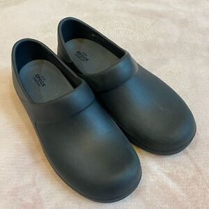 Crocs Dual Comfort Clog Women Size 10